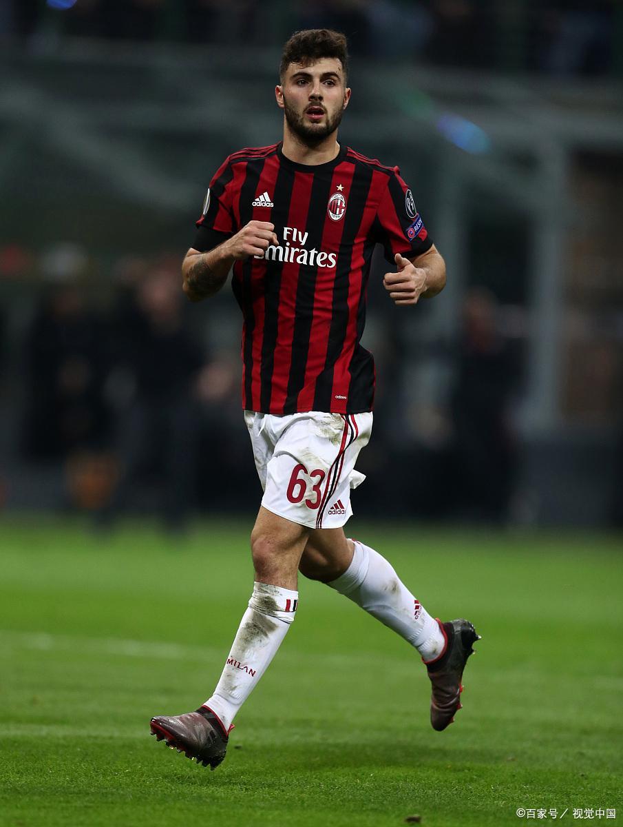 清晨突围战来临,AC米兰围绕社区盾绝杀压哨,悬念犹存,球探报告显示潜力 清晨突围战来临,AC米兰围绕社区盾绝杀压哨,悬念犹存,球探报告显示潜力